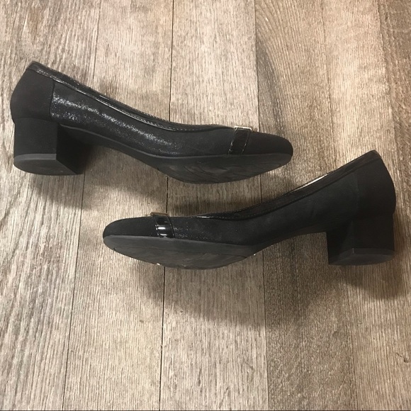 Anne Klein Size 6.5 Leather Chunky Heels - Picture 3 of 6
